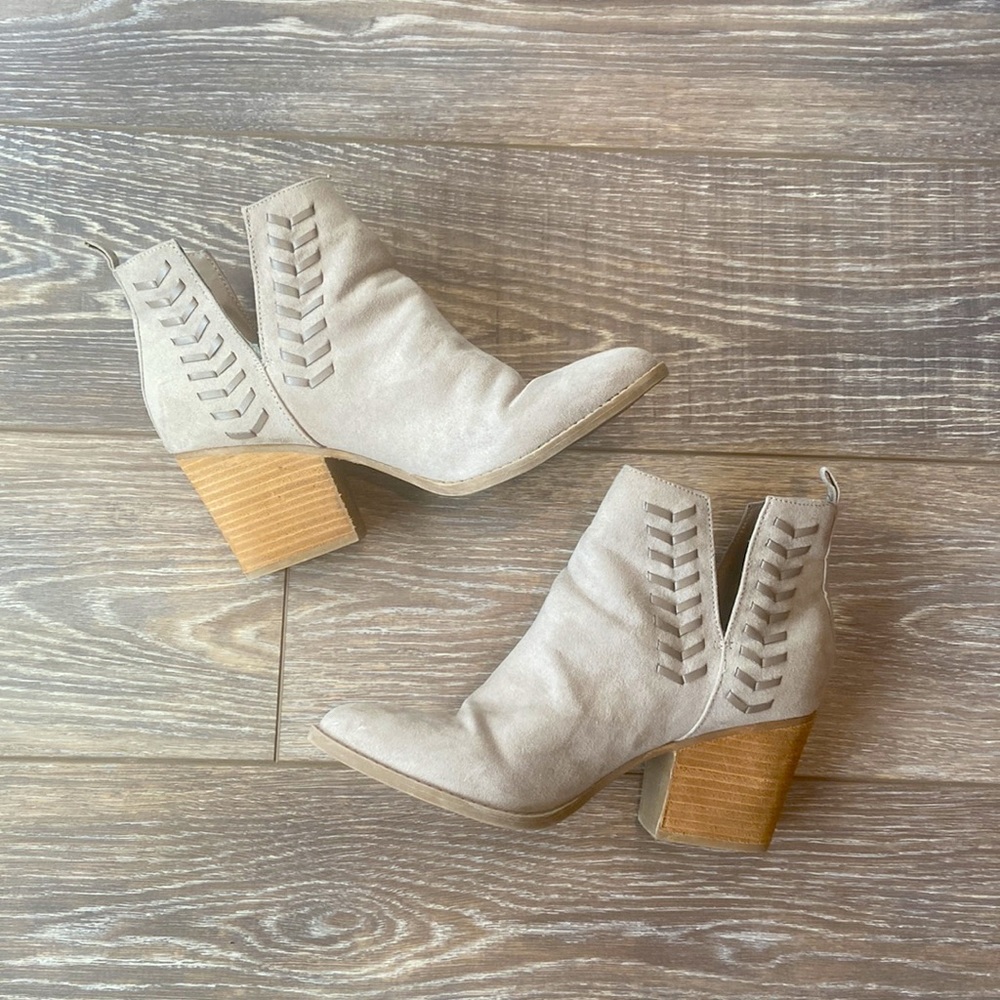 Carlos by Carlos Santana ankle boots. Size 10